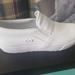 Cherokee rush nursing shoes size 9